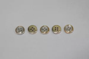 Пуговица Блузочная на 4 отверстия плоская с кантом 10 мм. № 01G  