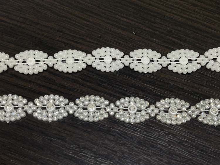 Перлина половинка на нитці № AA 654/2