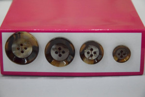 Гудзик Чоловічий на 4 отвори MIX № 32/527