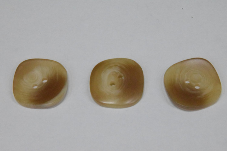 Пуговица Костюмная на 2 отверстия 29 мм. № 172/679