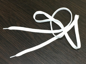 Шнурок поліестер плоский 8 мм/100 см. № 01